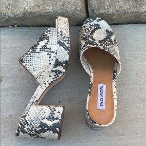 Steve Madden Platforms ✨
